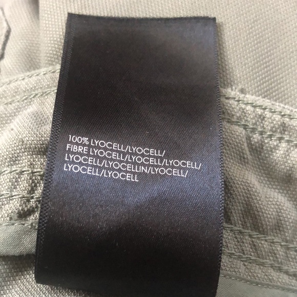 Liverpool Lightweight Cargo/Utility Capris - Picture 11 of 11